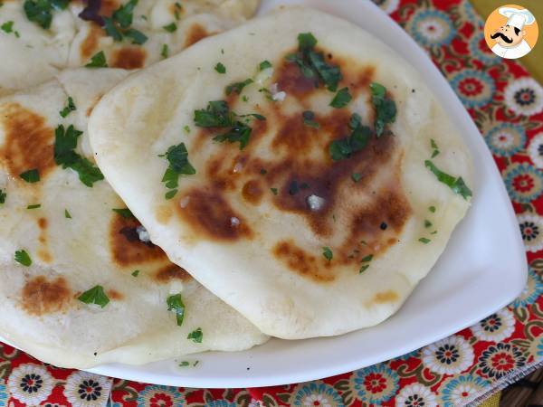 Pan naan relleno de queso en sartén, receta express - Preparación paso 5