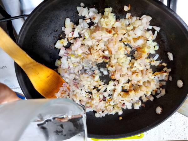Espaguetis con lacón, pimentón y vino tinto {A tope de sabor} - Preparación paso 4