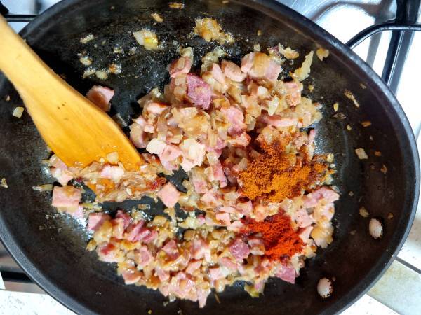 Espaguetis con lacón, pimentón y vino tinto {A tope de sabor} - Preparación paso 5