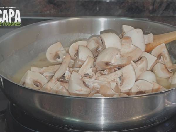 Champiñones en salsa - Preparación paso 6