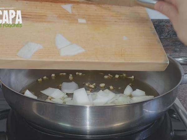 Mejillones en salsa de tomate picante - Preparación paso 2