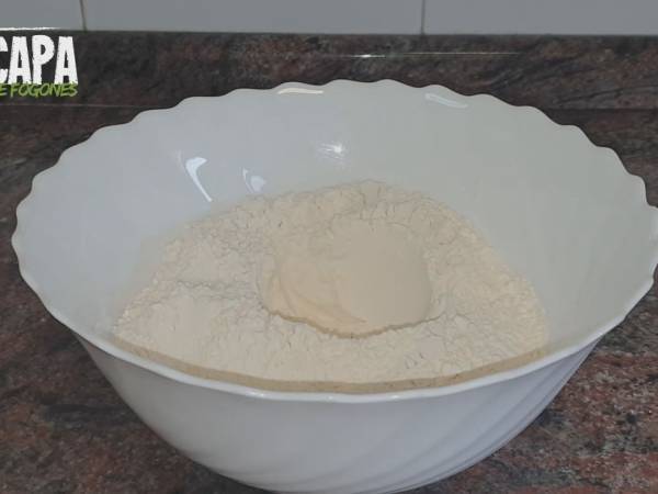Masa de pizza casera en 10 minutos - Preparación paso 1