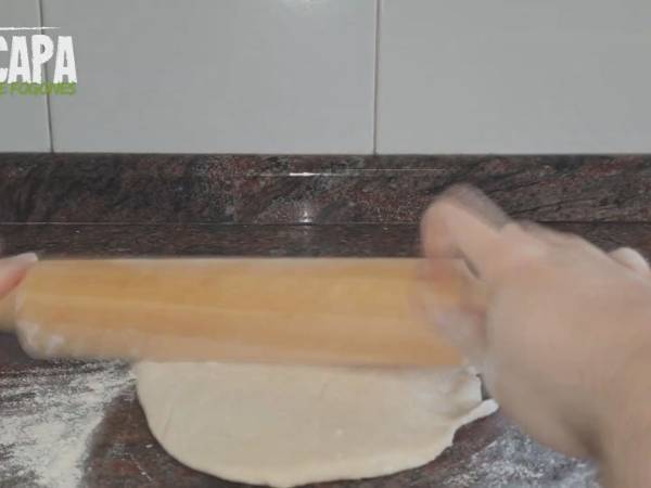 Pizza de arañas (Spider pizza) - Preparación paso 1