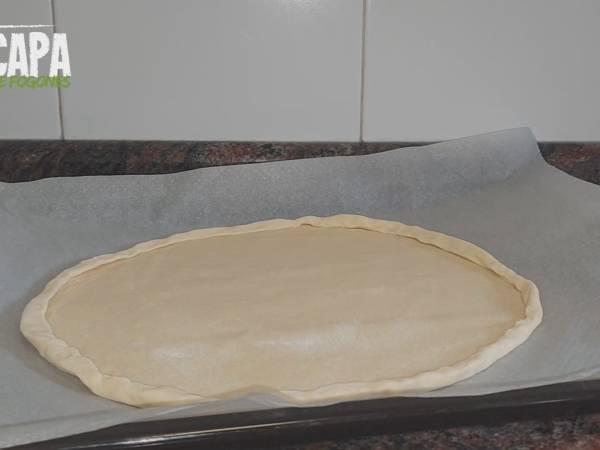 Pizza de arañas (Spider pizza) - Preparación paso 2