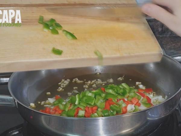 Guiso de patatas y níscalos - Preparación paso 4