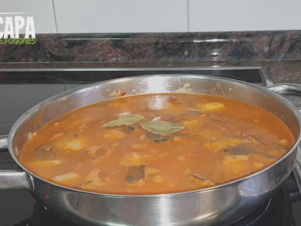 Guiso de patatas y níscalos - Preparación paso 7