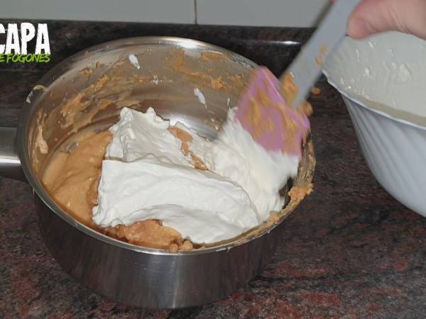 Mousse de turrón - Preparación paso 8