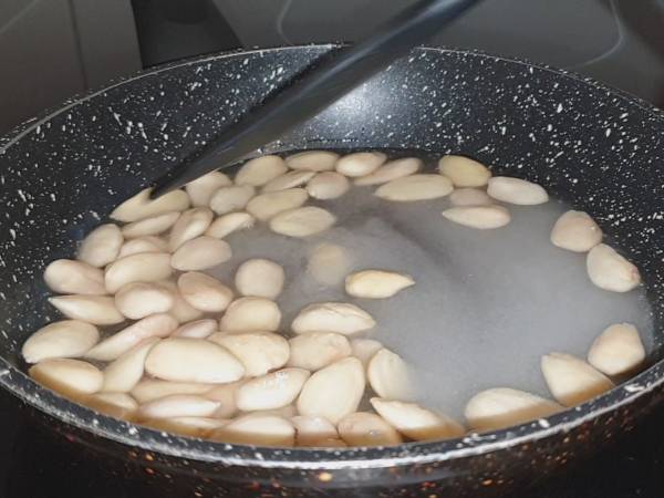 Almendras Garrapiñadas - Preparación paso 1