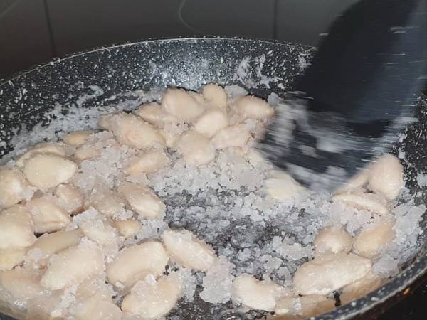 Almendras Garrapiñadas - Preparación paso 2
