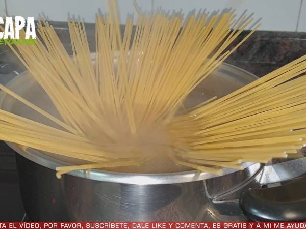 Espaguetis con salsa de naranja - Preparación paso 6