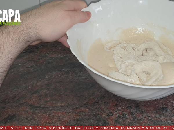 Calamares a la romana con mayonesa picante - Preparación paso 7