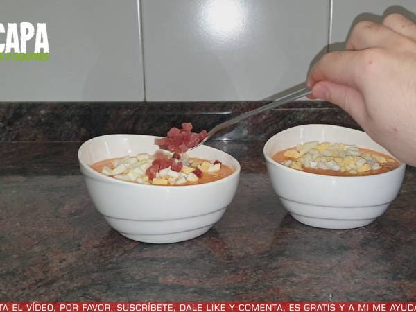 Salmorejo cordobés, auténtica receta, fácil y rápida de hacer - Preparación paso 5