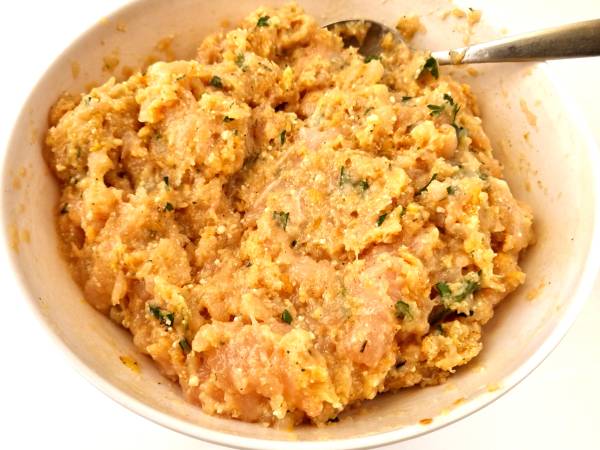 Albóndigas de pollo en salsa de almendras - Preparación paso 3