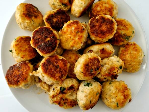 Albóndigas de pollo en salsa de almendras - Preparación paso 4