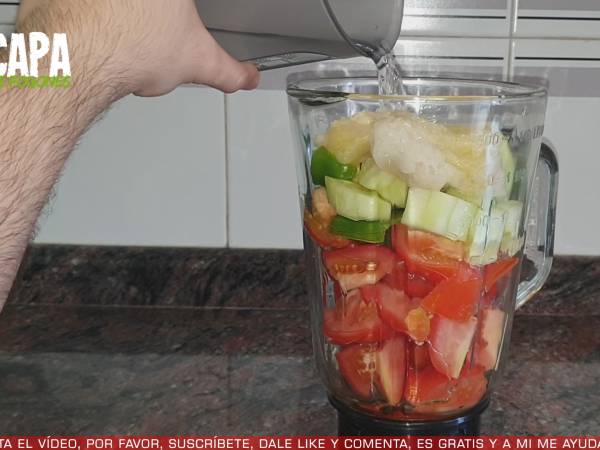 Gazpacho andaluz - Preparación paso 2