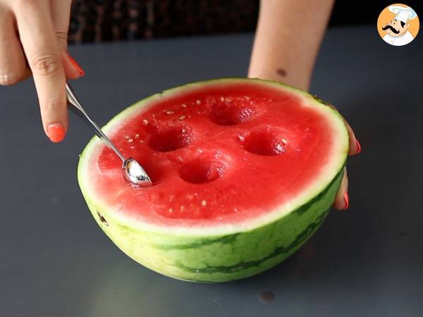 Frosé de sandía: el cocktail granizado súper refrescante con vino rosado! - Frosé Rosé - Preparación paso 1