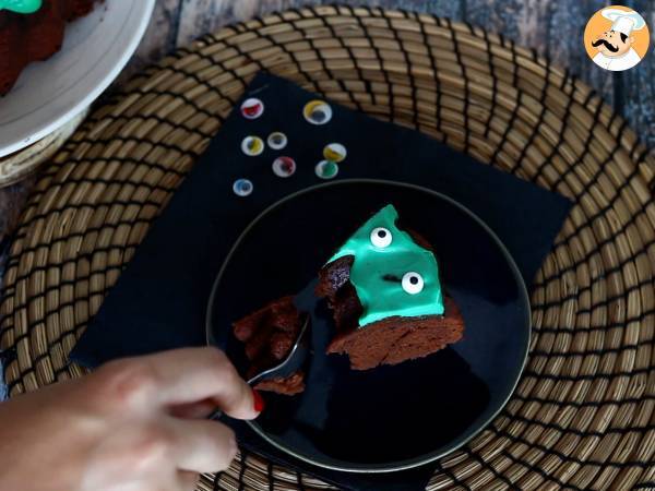 Bundt Cake para Halloween con glaseado terroríficamente divertido - Preparación paso 8