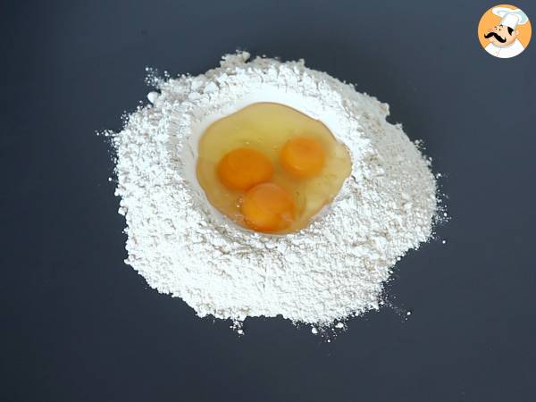 Cómo hacer pasta fresca al huevo: Tagliatelle - Preparación paso 1