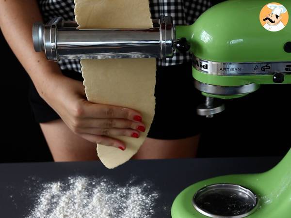 Caramelle, raviolis con forma de caramelo, rellenos de calabaza y ricotta - Preparación paso 7