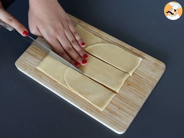 Caramelle, raviolis con forma de caramelo, rellenos de calabaza y ricotta - Preparación paso 8