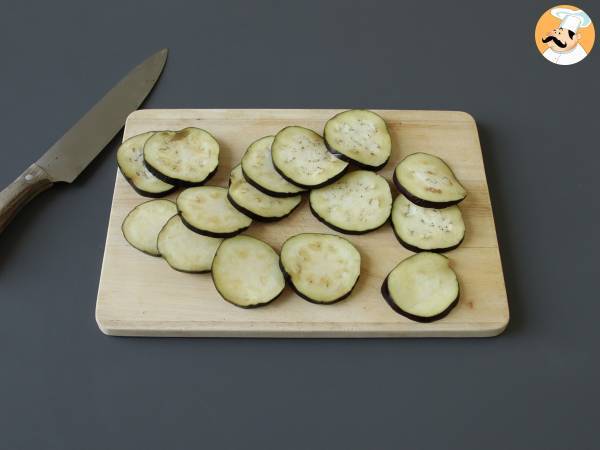 Berenjenas crujientes al horno. Guarnición rápida y sabrosa - Preparación paso 1