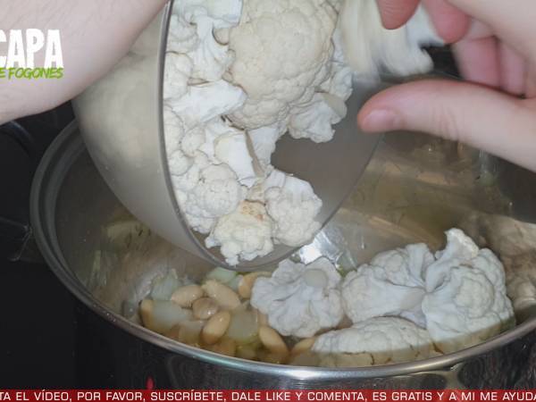 Crema de coliflor y almendras - Preparación paso 3