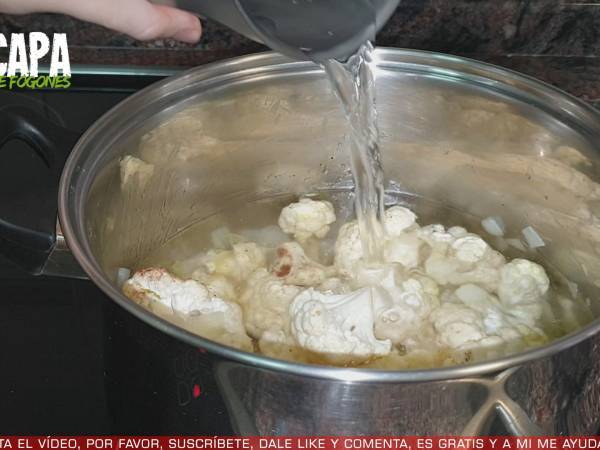 Crema de coliflor y almendras - Preparación paso 4