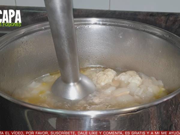 Crema de coliflor y almendras - Preparación paso 5