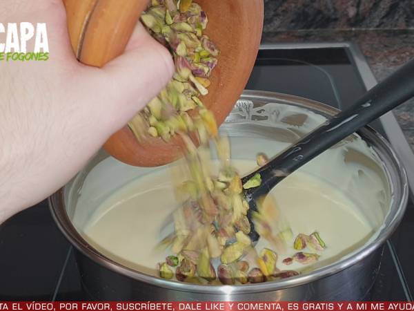 Turrón de chocolate blanco y pistacho - Preparación paso 3