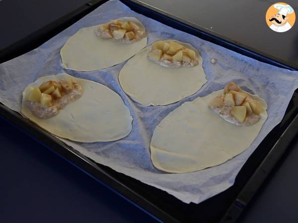 Empanadas de hojaldre, manzana y crema pastelera de avellana - Preparación paso 5