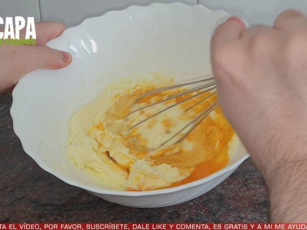 Galletas de mantequilla con mermelada de fresas - Preparación paso 2