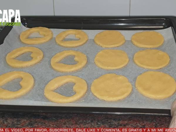 Galletas de mantequilla con mermelada de fresas - Preparación paso 5