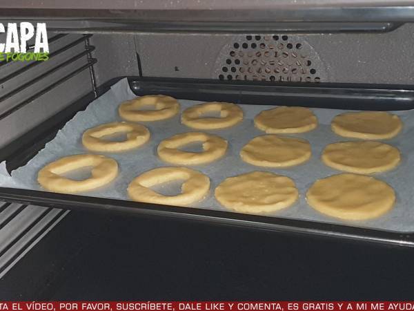 Galletas de mantequilla con mermelada de fresas - Preparación paso 6