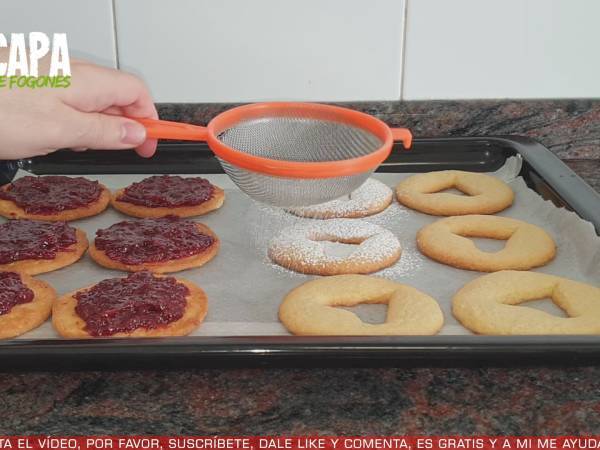 Galletas de mantequilla con mermelada de fresas - Preparación paso 8