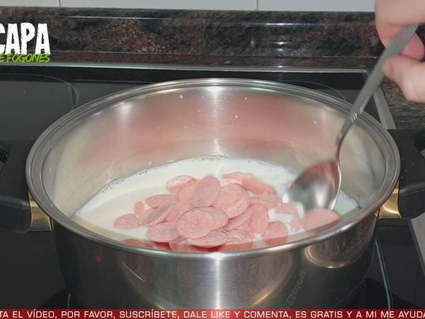 Natillas de chocolate rosa - Preparación paso 1