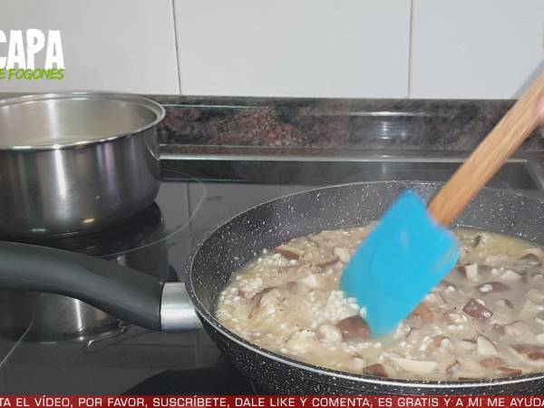 Risotto de setas y parmesano - Preparación paso 5