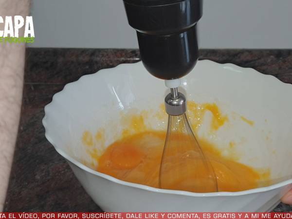 Postres Magdalenas de chocolate - Preparación paso 2