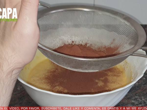 Postres Magdalenas de chocolate - Preparación paso 7