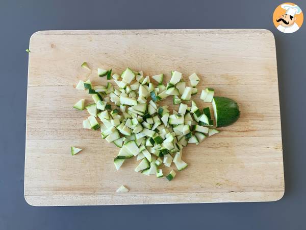Pasta cremosa con calabacín, una receta sabrosa y muy rápida - Preparación paso 1