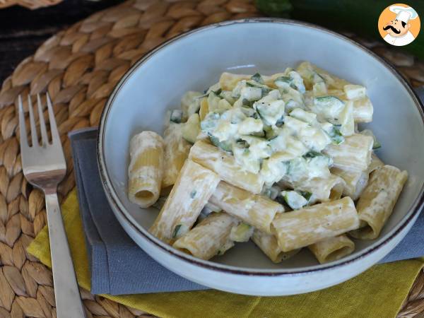 Pasta cremosa con calabacín, una receta sabrosa y muy rápida - Preparación paso 6