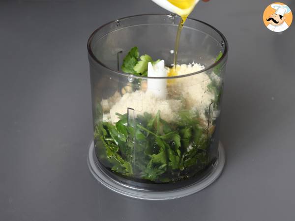 Pesto de perejil y cacahuetes - Preparación paso 2
