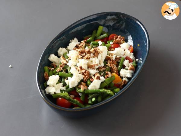 Ensalada de espárragos, queso feta y nueces - Preparación paso 7