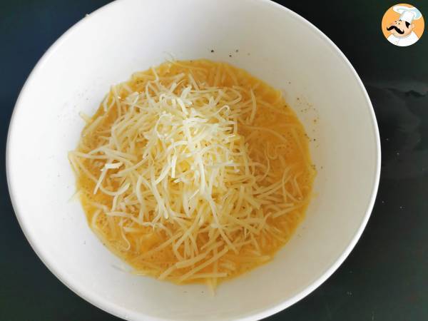 Tortilla francesa de queso, ¡muy jugosa y lista en 5 minutos! - Preparación paso 3