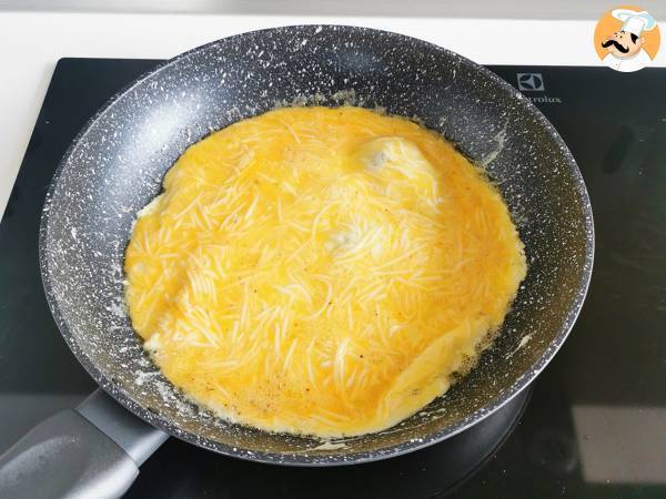 Tortilla francesa de queso, ¡muy jugosa y lista en 5 minutos! - Preparación paso 5