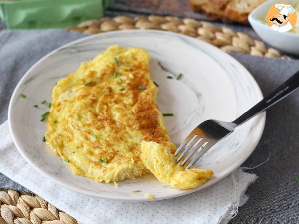 Tortilla francesa de queso, ¡muy jugosa y lista en 5 minutos! - Preparación paso 6