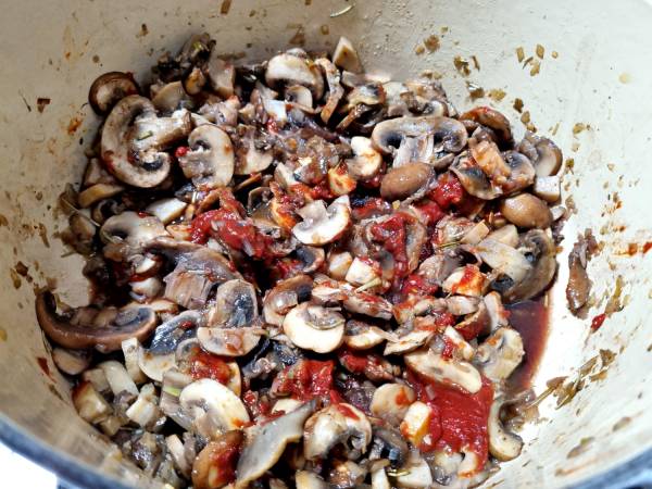 Pasta con ajo y setas {con mucho sabor umami} - Preparación paso 8