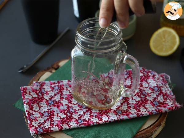 Coctel Hugo con vino espumoso - Preparación paso 1