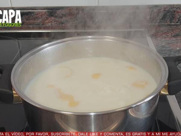Leche merengada - Preparación paso 1