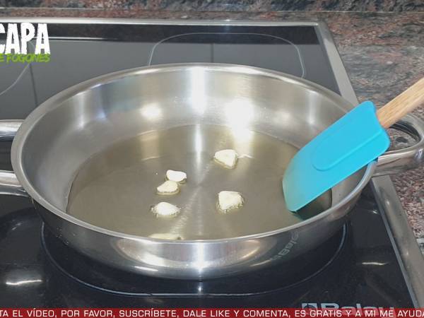 Bonito en salsa de pimientos del piquillo - Preparación paso 2