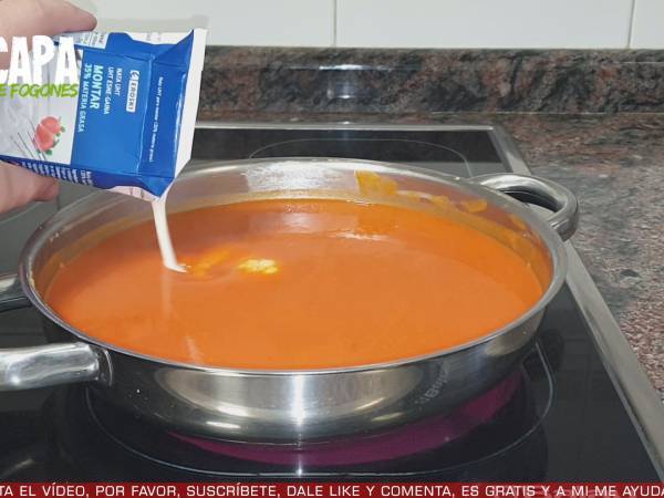 Bonito en salsa de pimientos del piquillo - Preparación paso 5